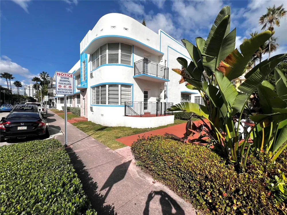 601 7th St #1 Miami Beach, FL 33139