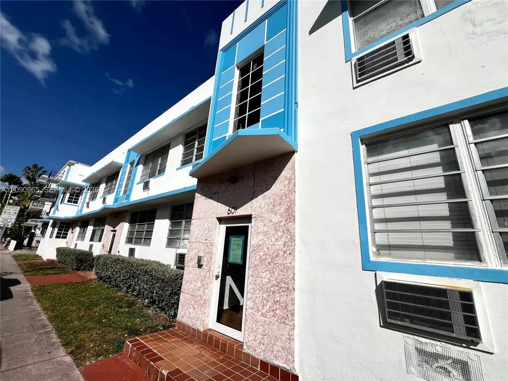 601 7th St #1 Miami Beach, FL 33139