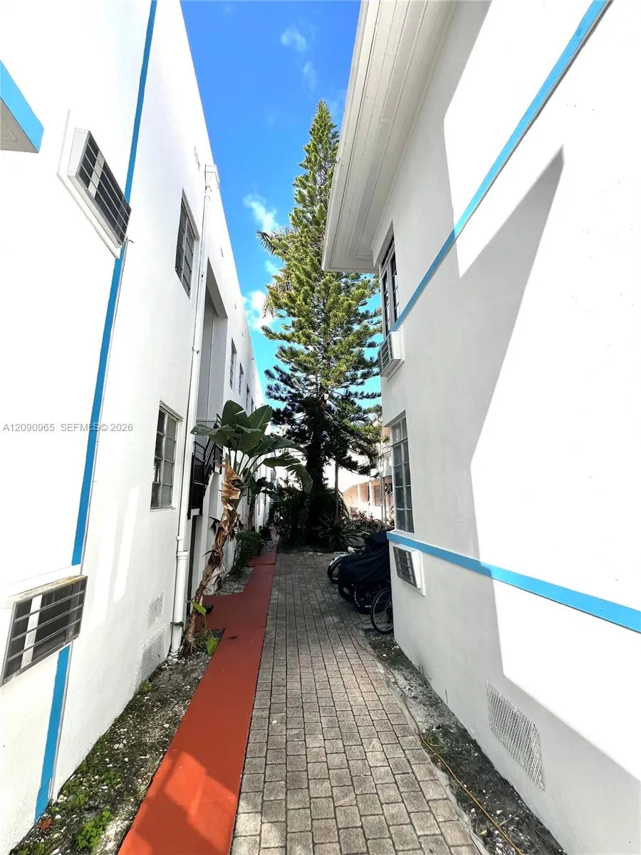 601 7th St #1 Miami Beach, FL 33139
