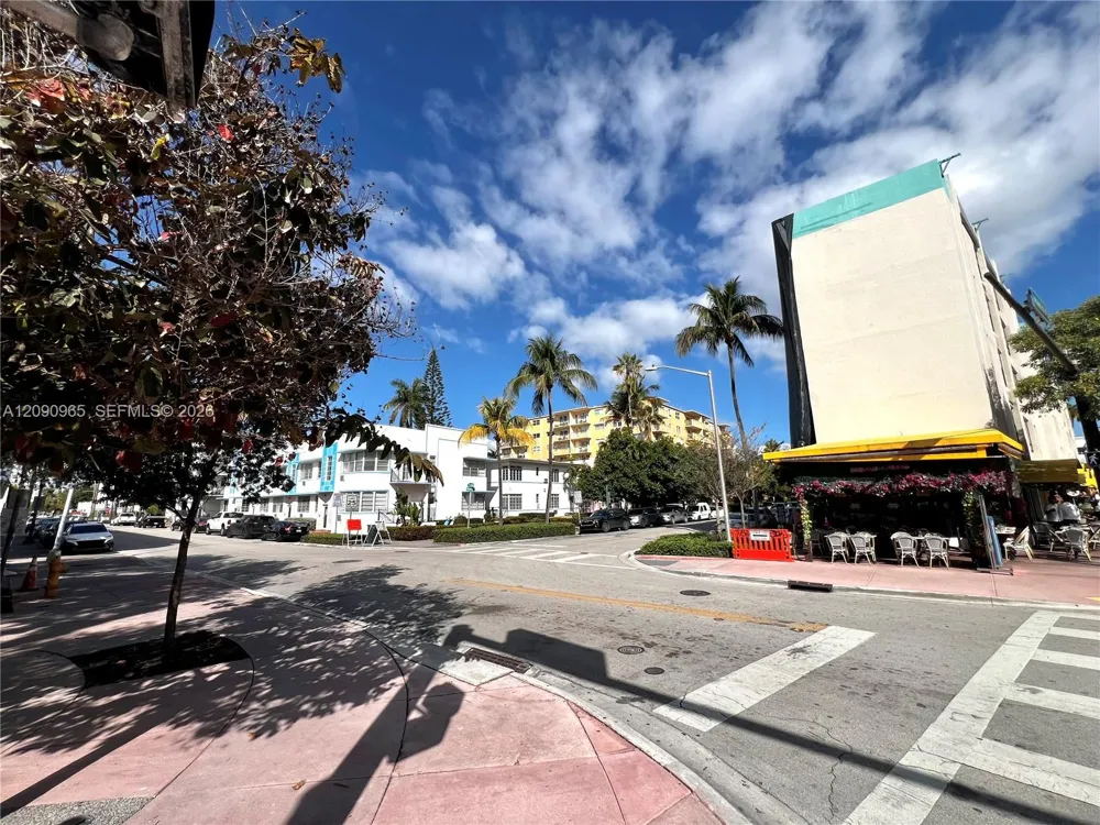 601 7th St #1 Miami Beach, FL 33139