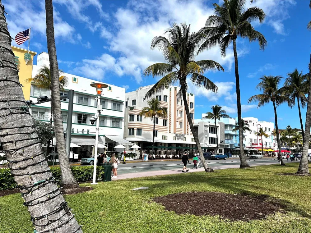 601 7th St #1 Miami Beach, FL 33139