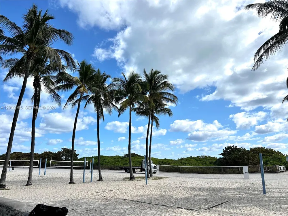 601 7th St #1 Miami Beach, FL 33139