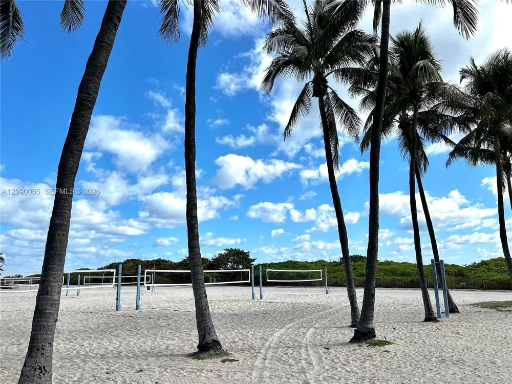 601 7th St #1 Miami Beach, FL 33139
