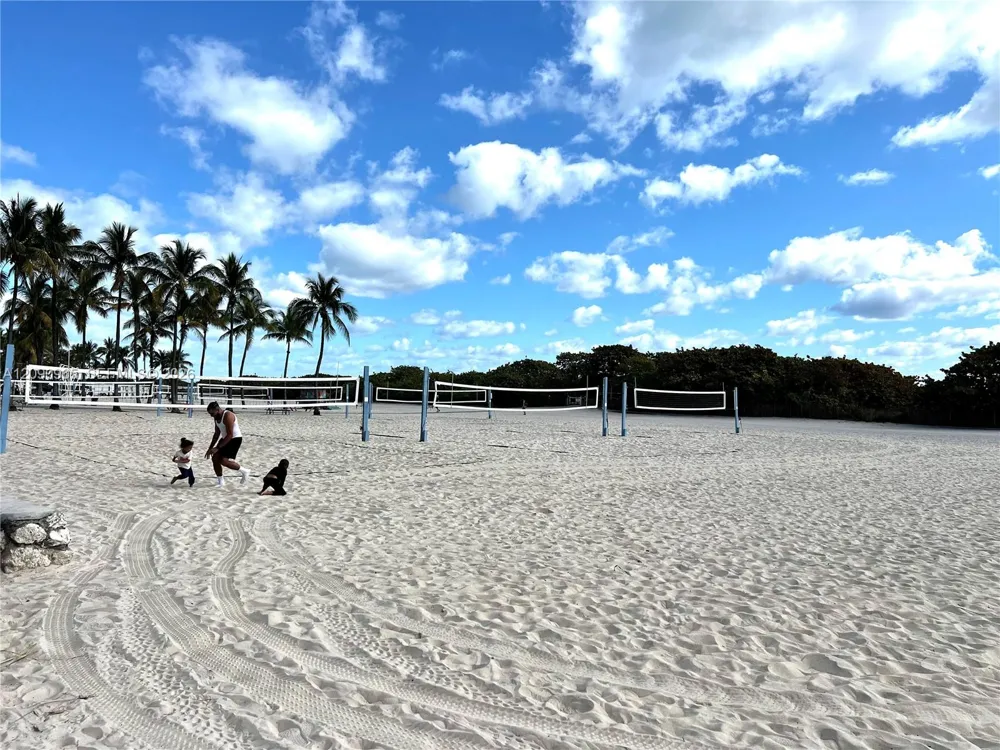 601 7th St #1 Miami Beach, FL 33139