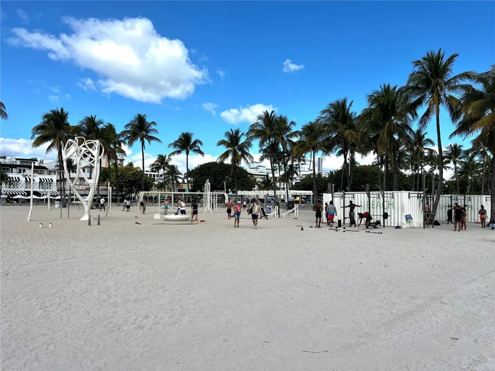 601 7th St #1 Miami Beach, FL 33139