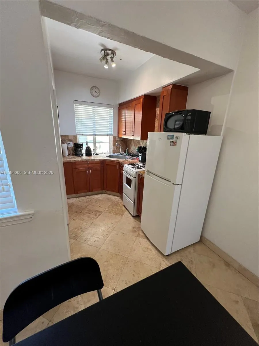 601 7th St #1 Miami Beach, FL 33139