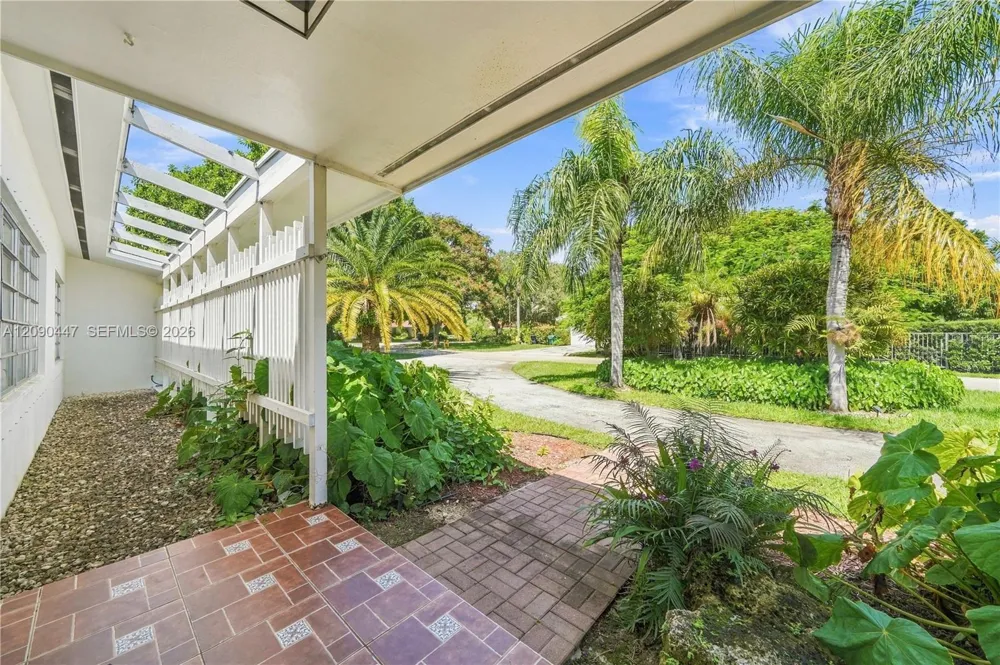 7420 SW 130th St Pinecrest, FL 33156