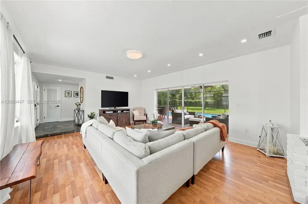 7420 SW 130th St Pinecrest, FL 33156