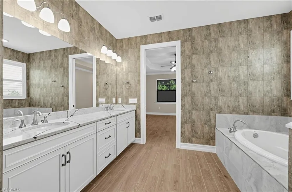 18456 Royal Hammock Boulevard Naples, FL 34114