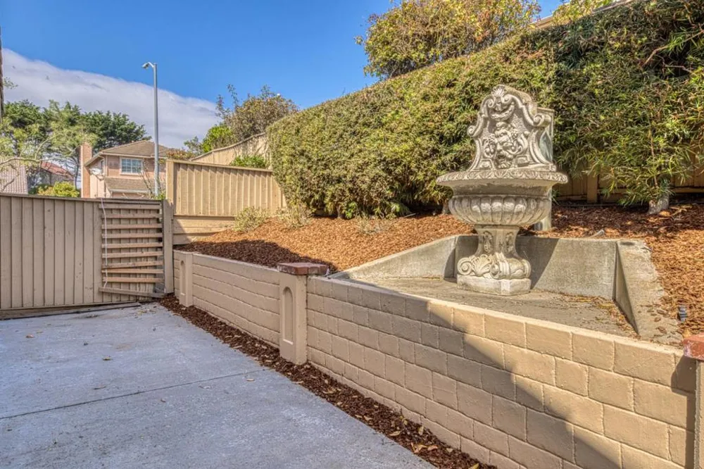 174 Starfish Court Marina, CA 93933
