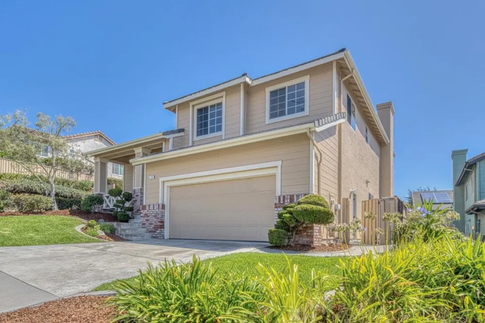 174 Starfish Court Marina, CA 93933