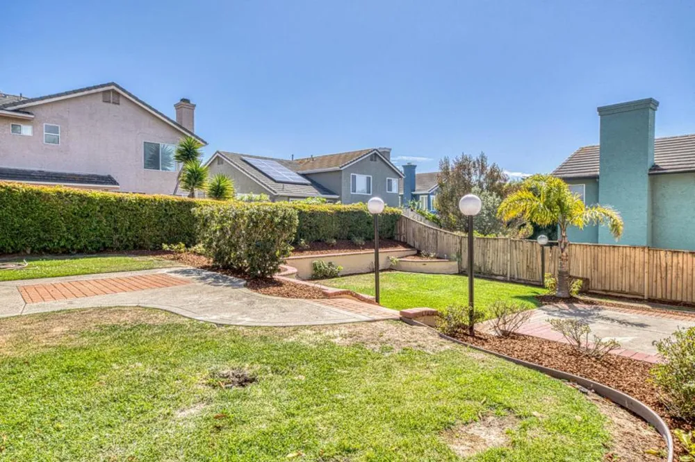 174 Starfish Court Marina, CA 93933