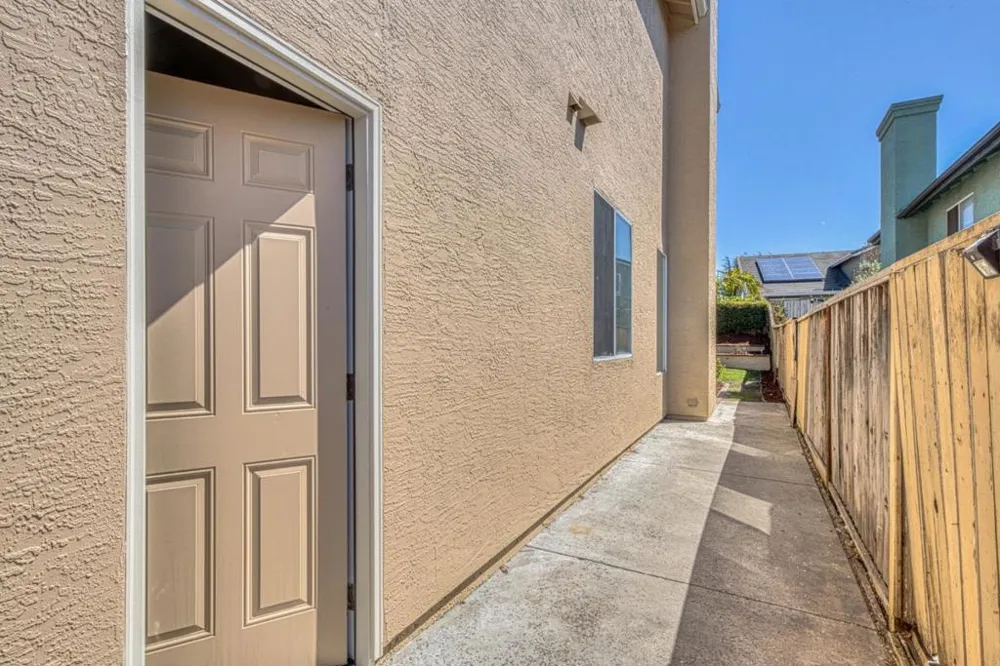 174 Starfish Court Marina, CA 93933