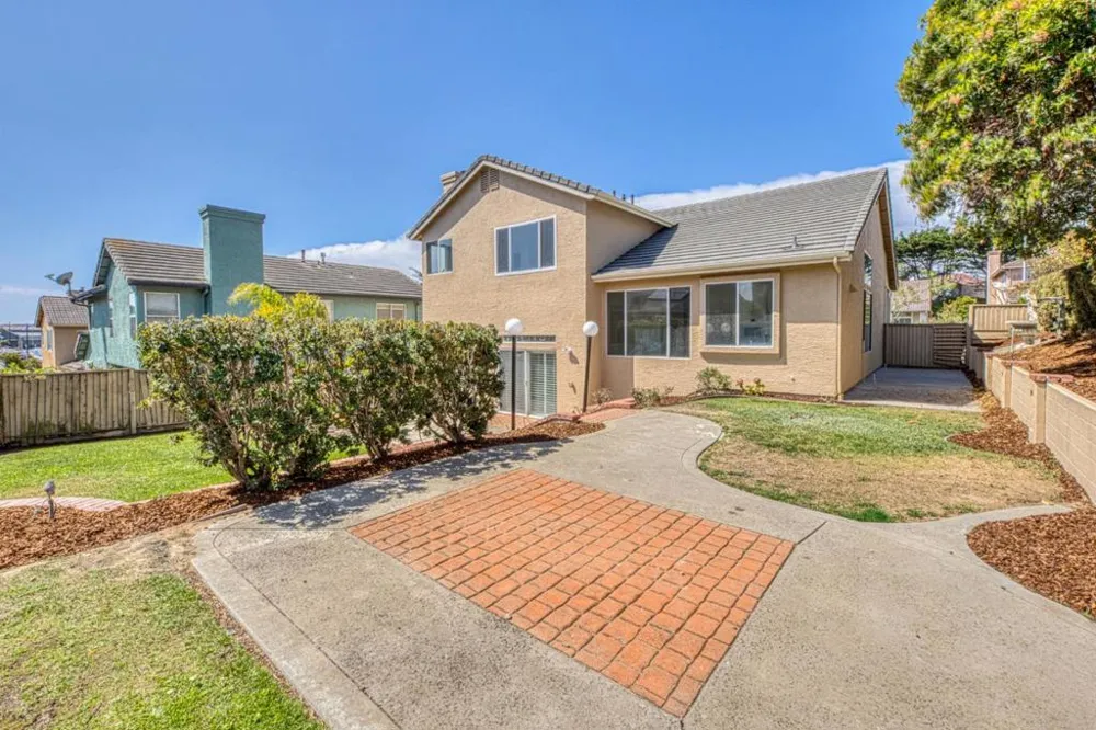 174 Starfish Court Marina, CA 93933