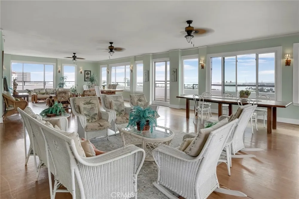 360 W Ocean Blvd. #1105 Long Beach, CA 90802