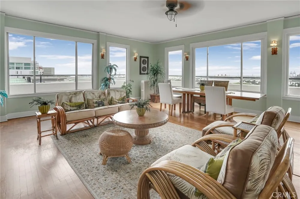 360 W Ocean Blvd. #1105 Long Beach, CA 90802