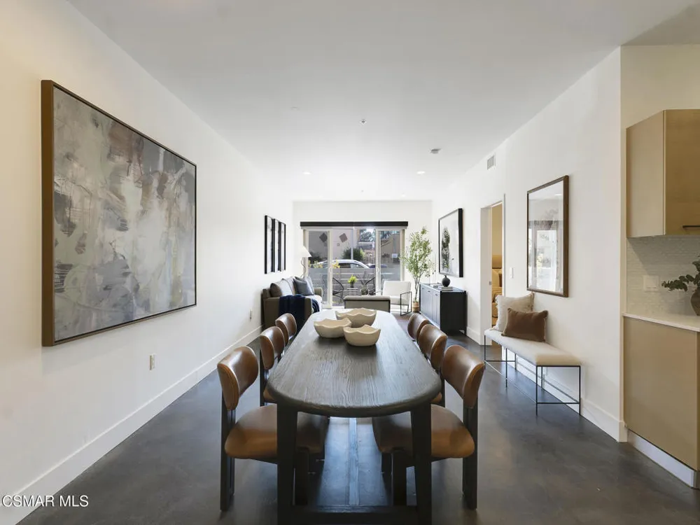 5016 Bakman Avenue #104 North Hollywood, CA 91601