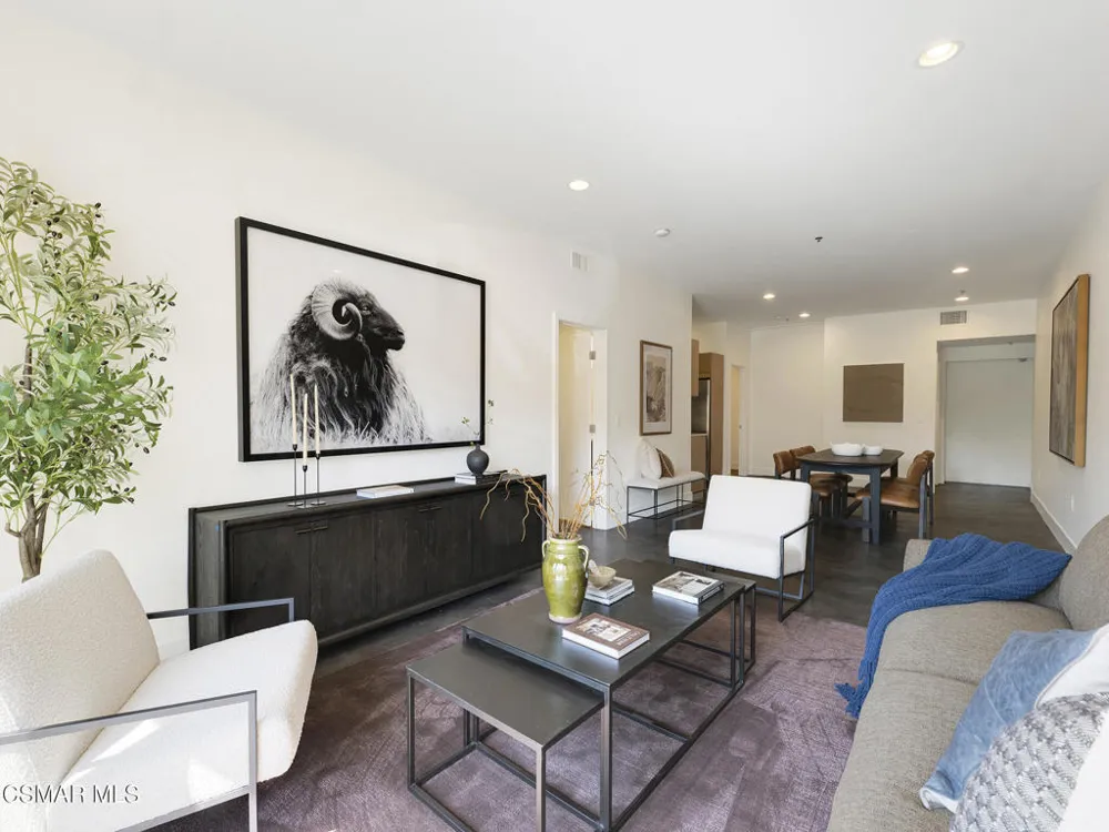 5016 Bakman Avenue #104 North Hollywood, CA 91601