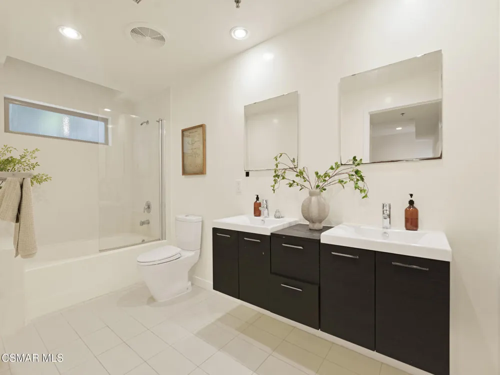 5016 Bakman Avenue #104 North Hollywood, CA 91601