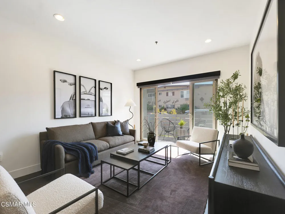 5016 Bakman Avenue #104 North Hollywood, CA 91601