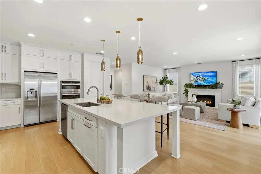 18135 Tableau Way Saugus, CA 91350