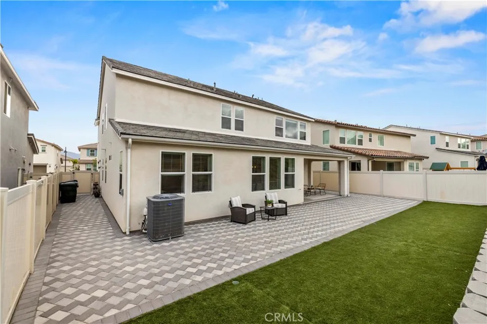 18135 Tableau Way Saugus, CA 91350