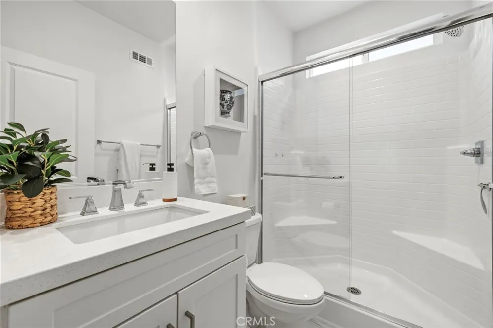 18135 Tableau Way Saugus, CA 91350