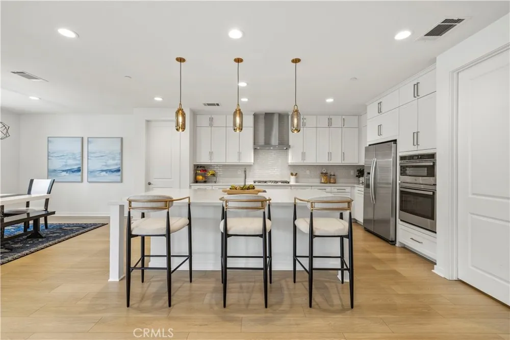18135 Tableau Way Saugus, CA 91350