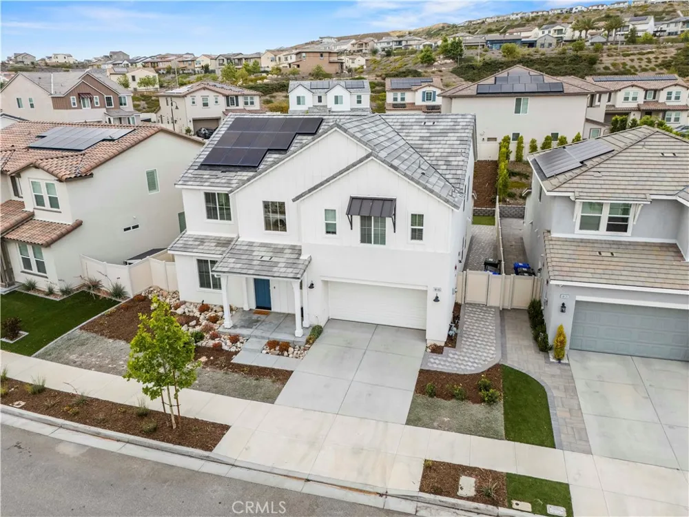 18135 Tableau Way Saugus, CA 91350