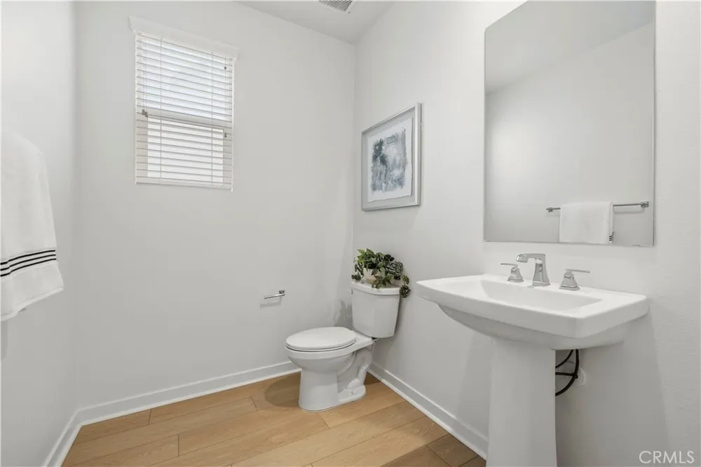 18135 Tableau Way Saugus, CA 91350