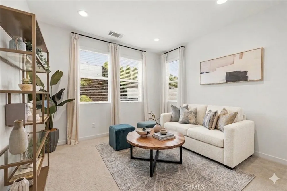 18135 Tableau Way Saugus, CA 91350