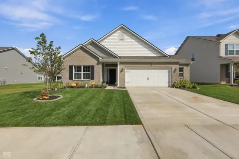 17896 Paula Walk