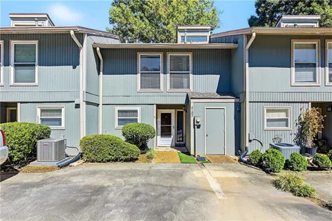 6183 Woodland Road