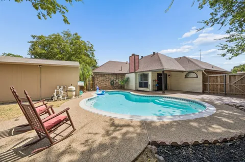 2409 Doral