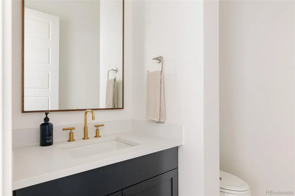 5987 Chester Way Denver, CO 80238
