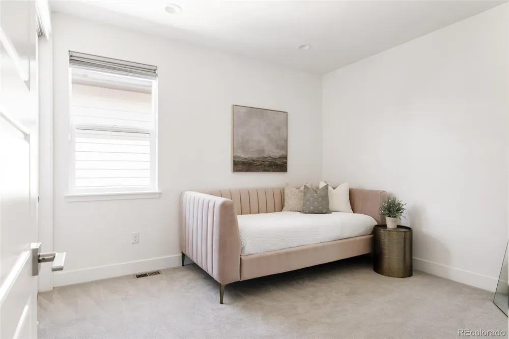 5987 Chester Way Denver, CO 80238