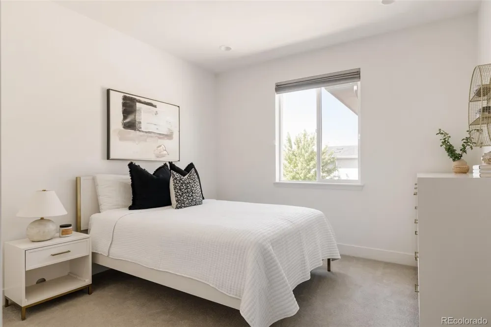 5987 Chester Way Denver, CO 80238
