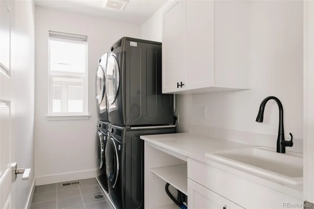 5987 Chester Way Denver, CO 80238