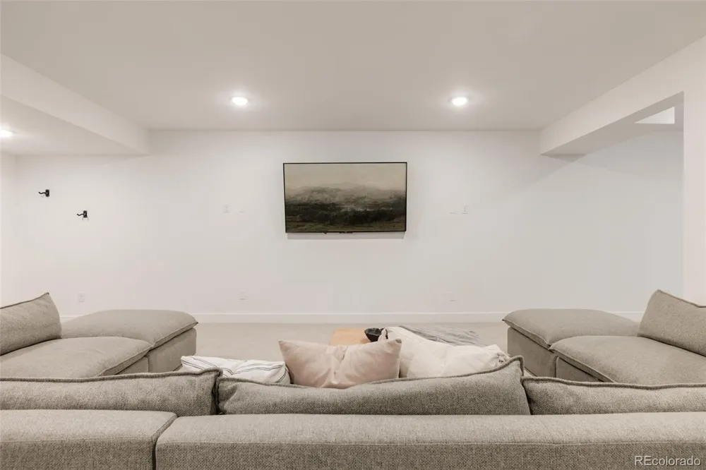 5987 Chester Way Denver, CO 80238