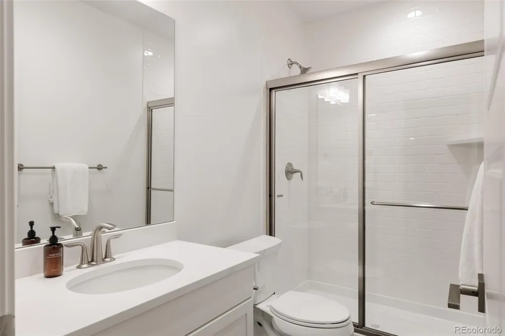 5987 Chester Way Denver, CO 80238