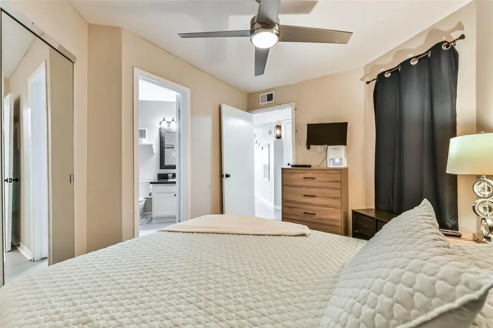 9520 Seawall Boulevard #122 Galveston, TX 77554