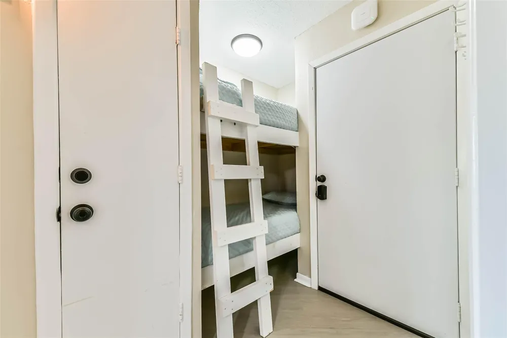 9520 Seawall Boulevard #122 Galveston, TX 77554