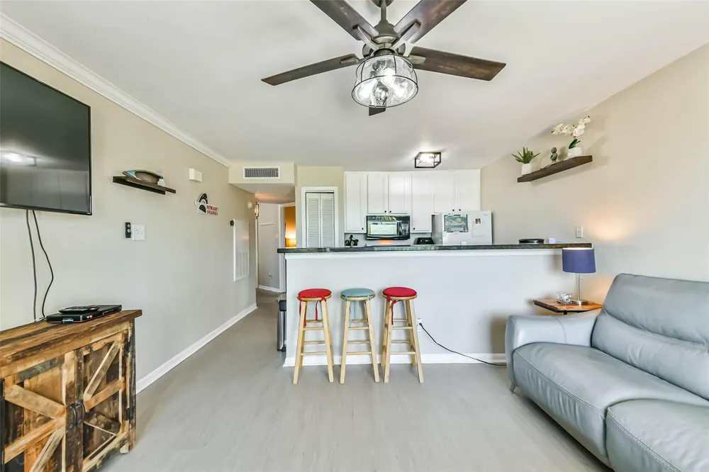 9520 Seawall Boulevard #122 Galveston, TX 77554