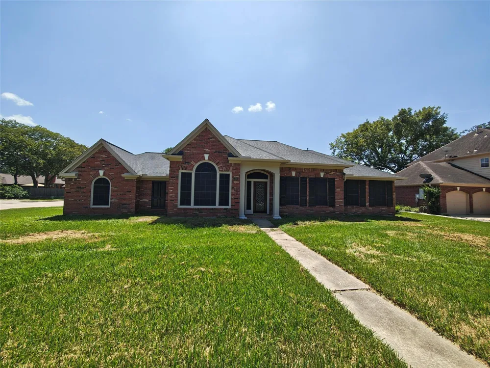 1301 Blueberry Lane Friendswood, TX 77546