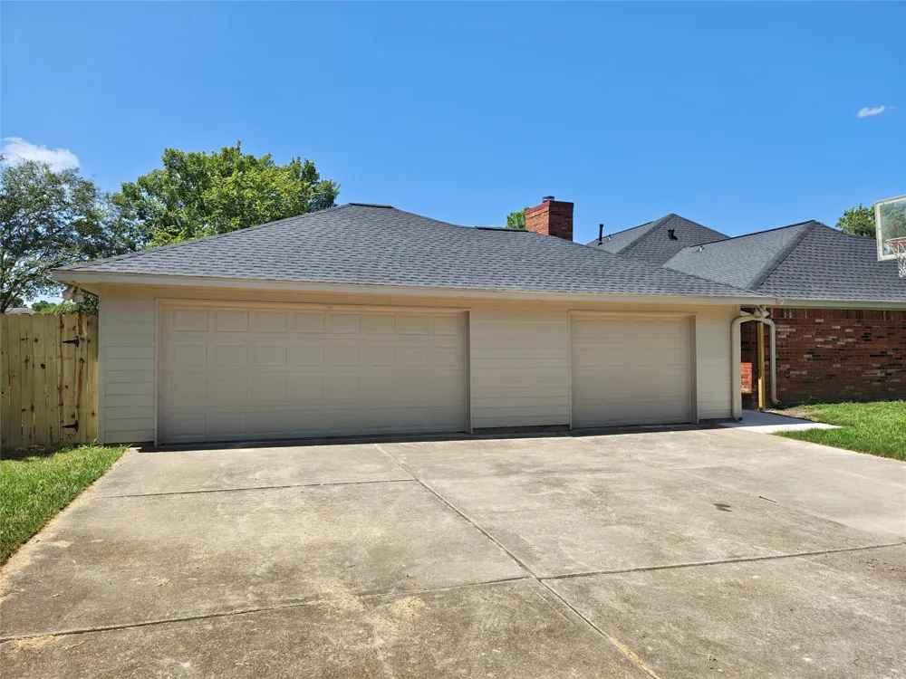 1301 Blueberry Lane Friendswood, TX 77546
