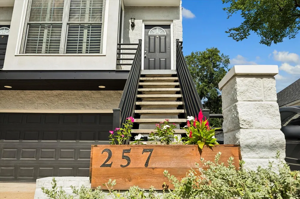 257 Malone Street Houston, TX 77007