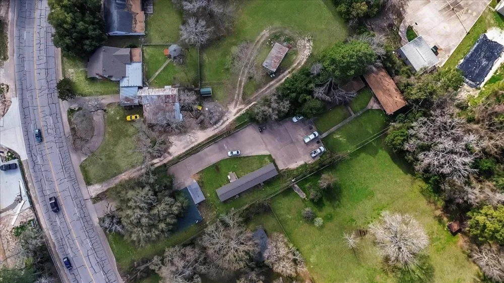 3102 Montgomery Road Huntsville, TX 77340