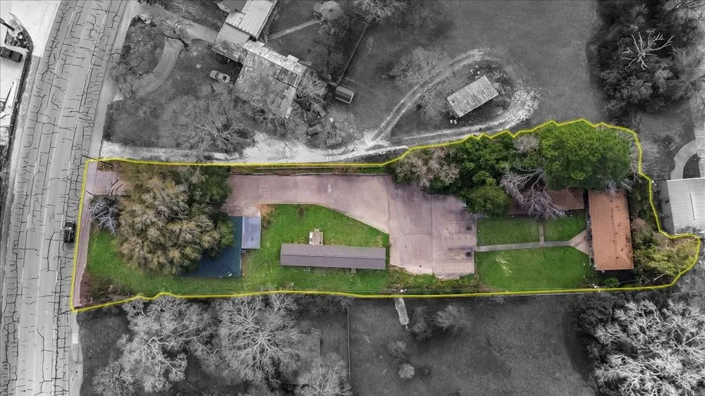 3102 Montgomery Road Huntsville, TX 77340