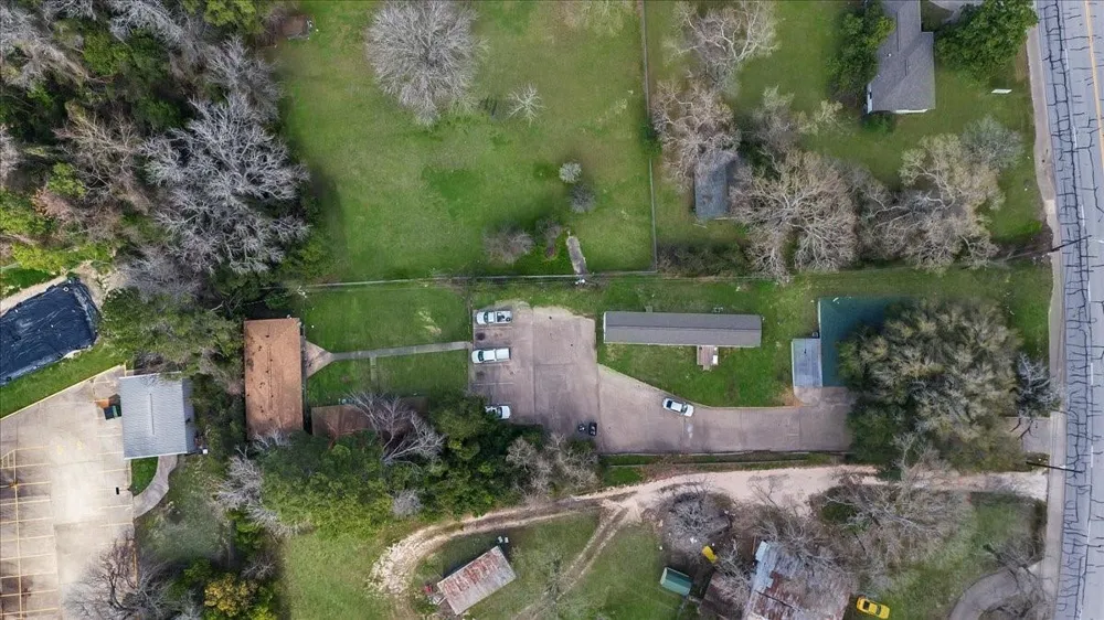 3102 Montgomery Road Huntsville, TX 77340