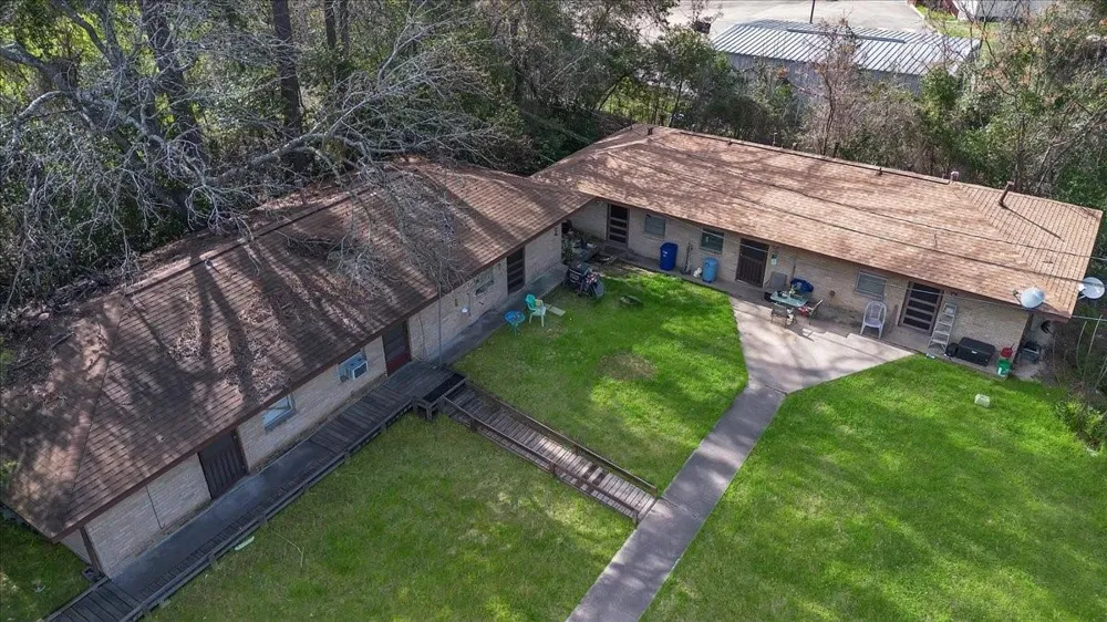 3102 Montgomery Road Huntsville, TX 77340